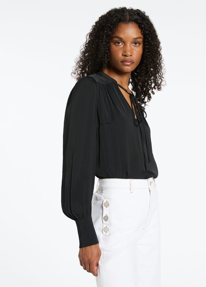 Flowy black blouse online